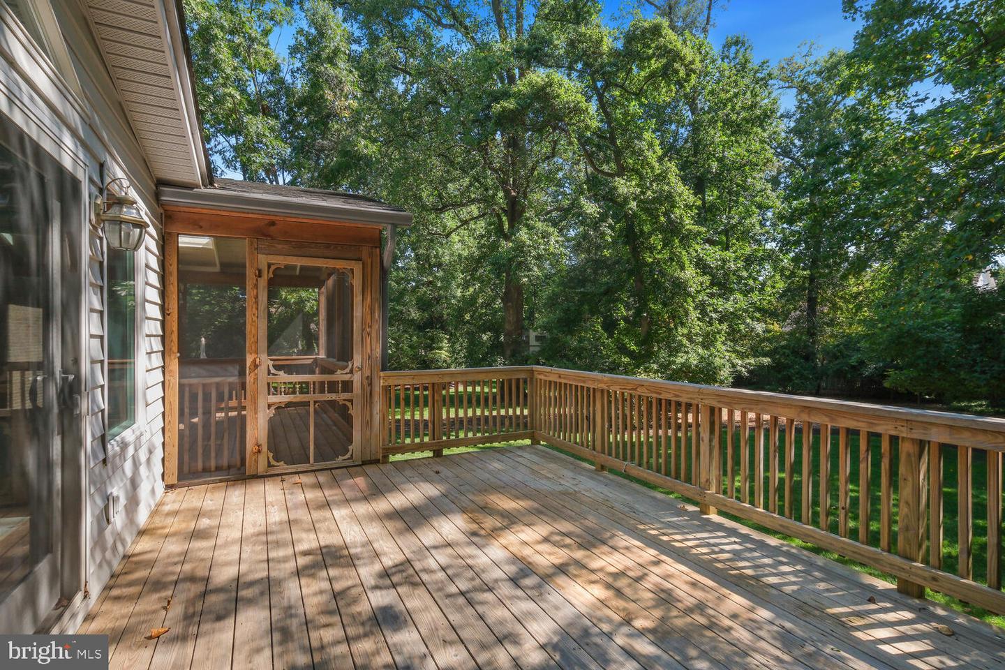 Photo 9 of 41 of 11409 Marcliff Rd house