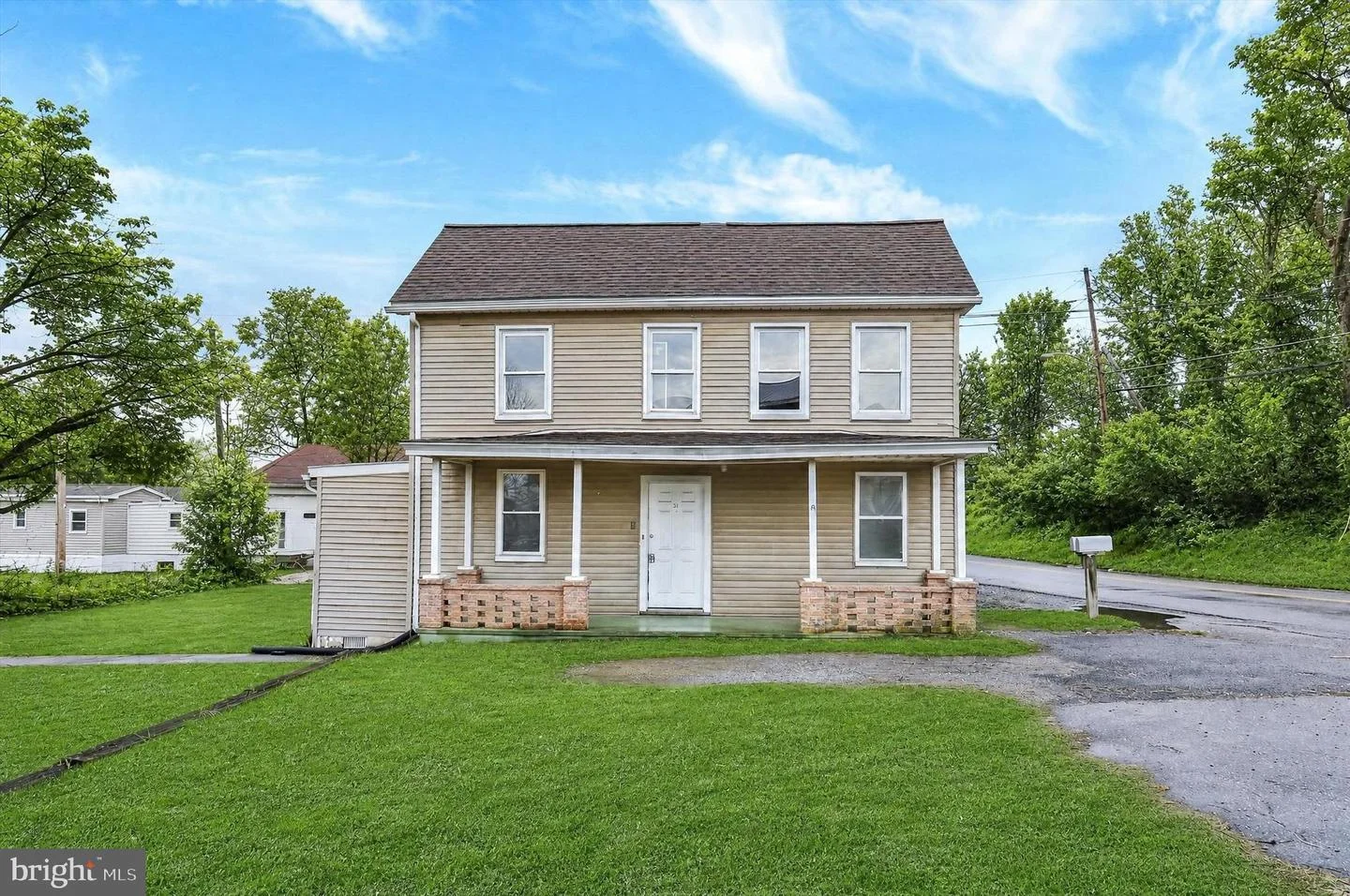 36 Middle Spring Avenue Ave