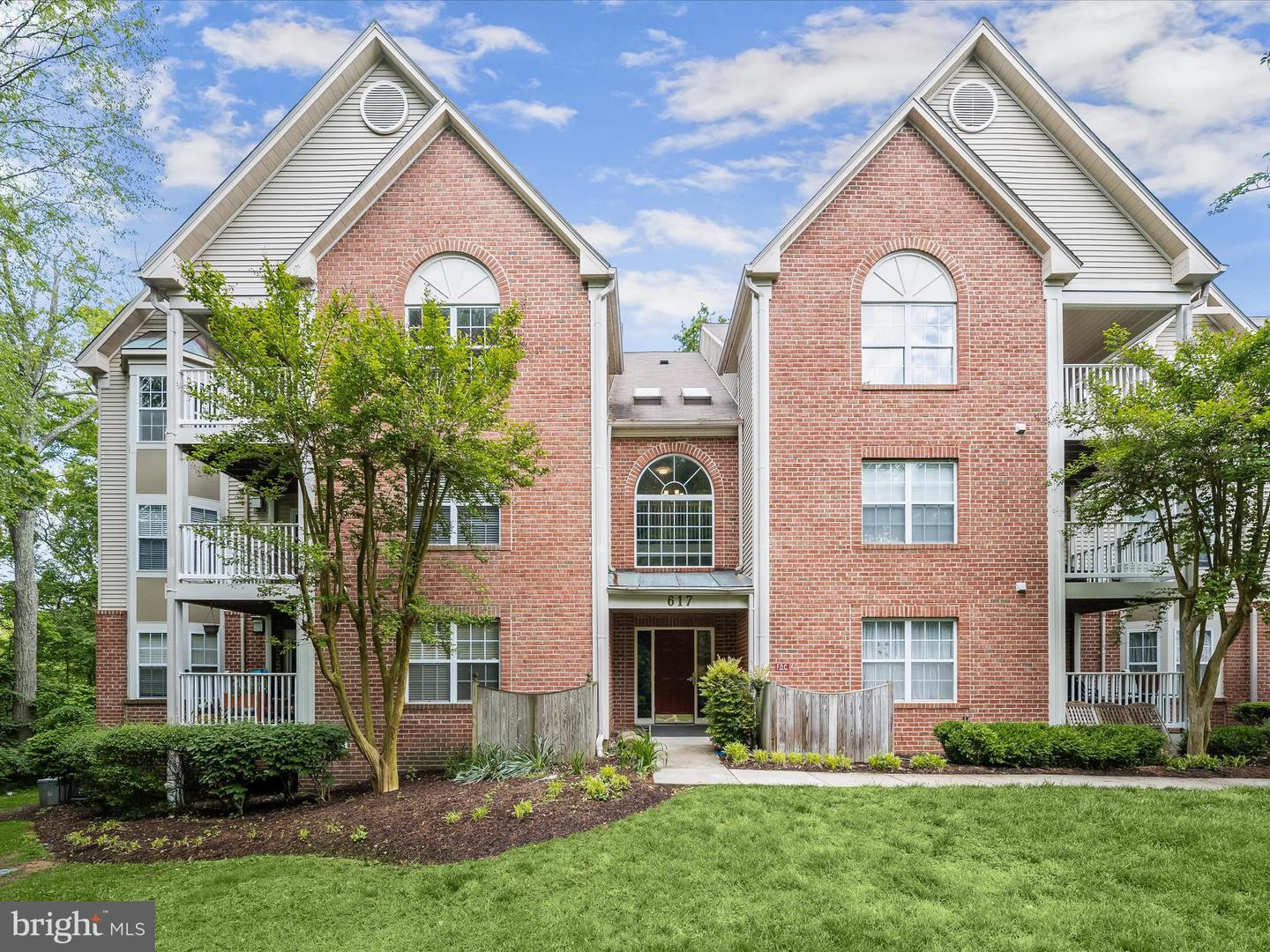 617 Admiral Dr #401