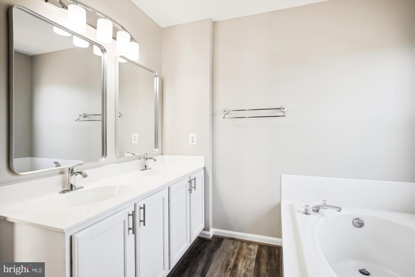Photo 17 of 64 of 13593 Beckingham Dr townhome