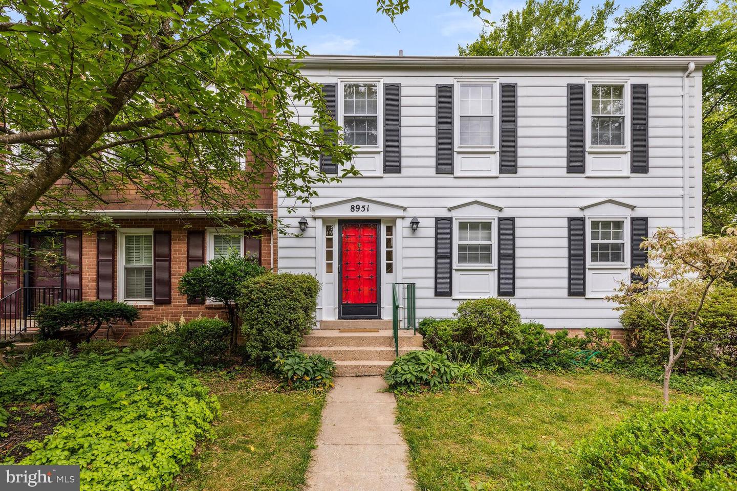 Photo 2 of 23 of 8951 Queen Maria Ct townhome