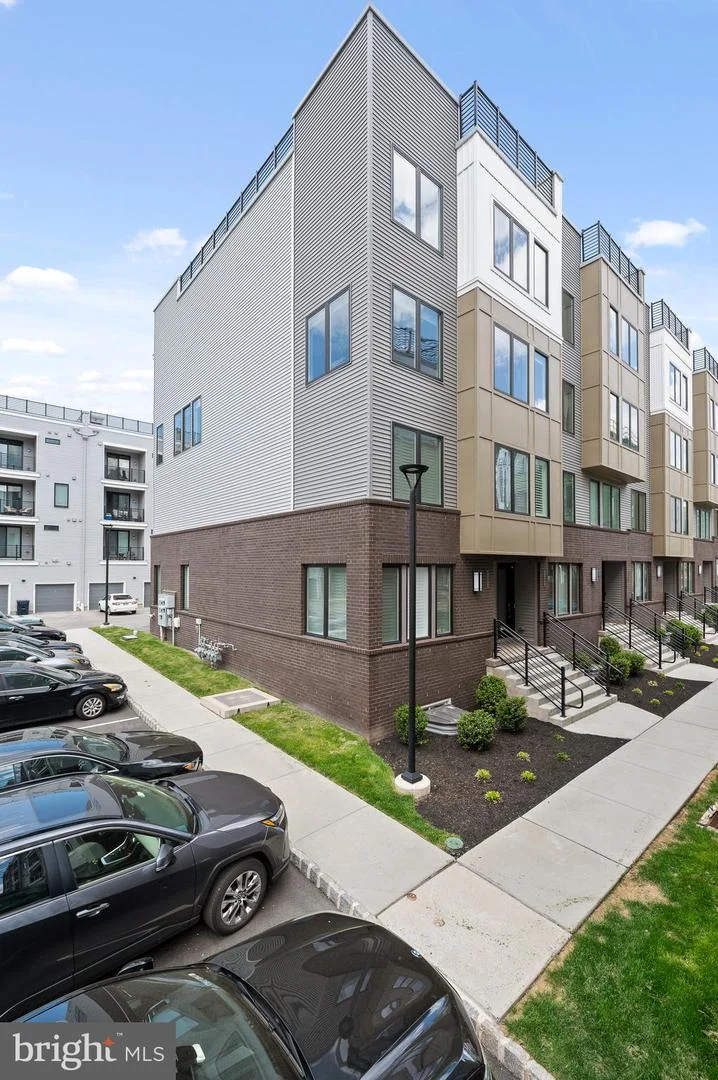 1010 Morton Alley