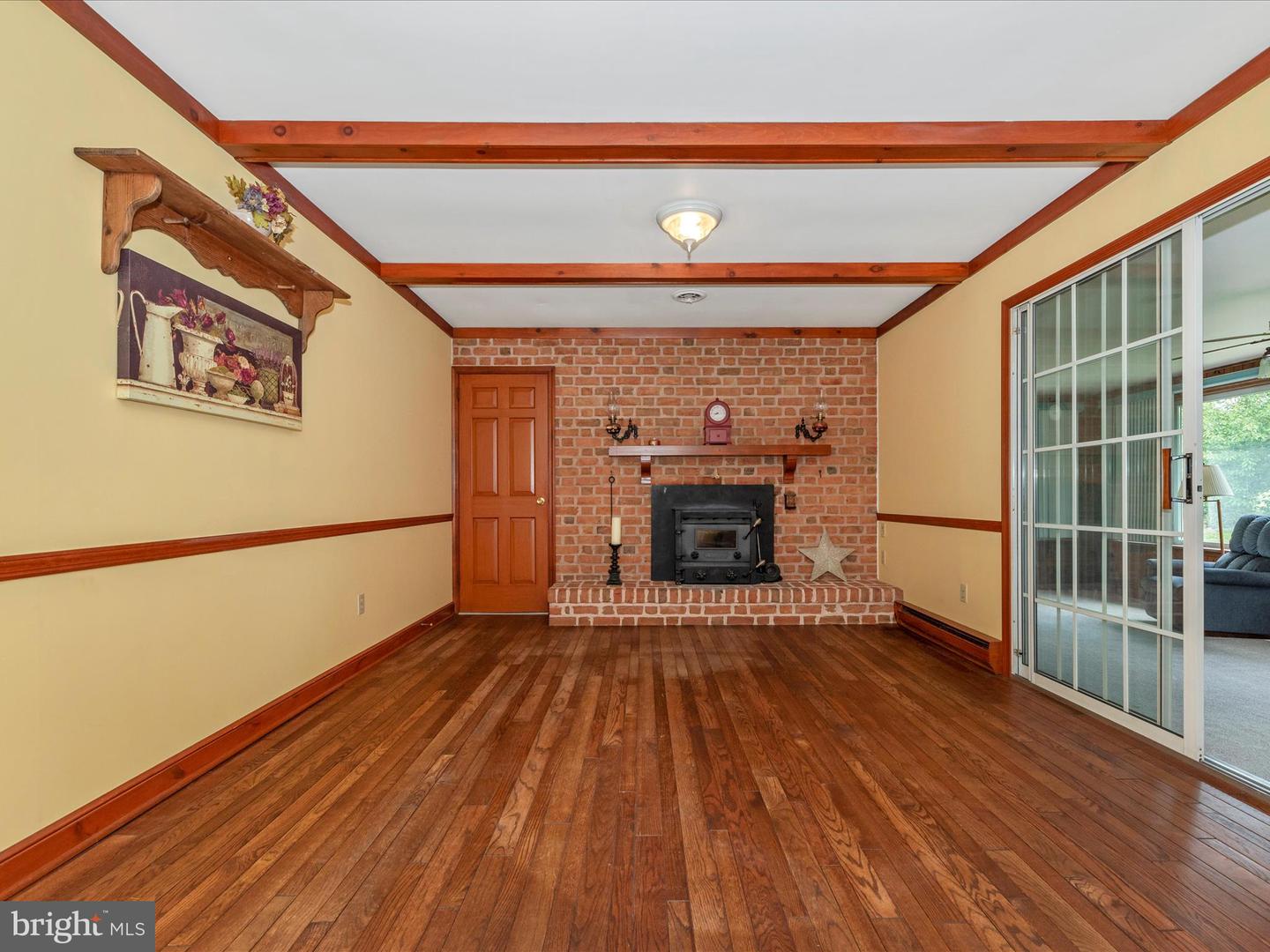 Photo 6 of 47 of 11390 Pine Hill Drive house