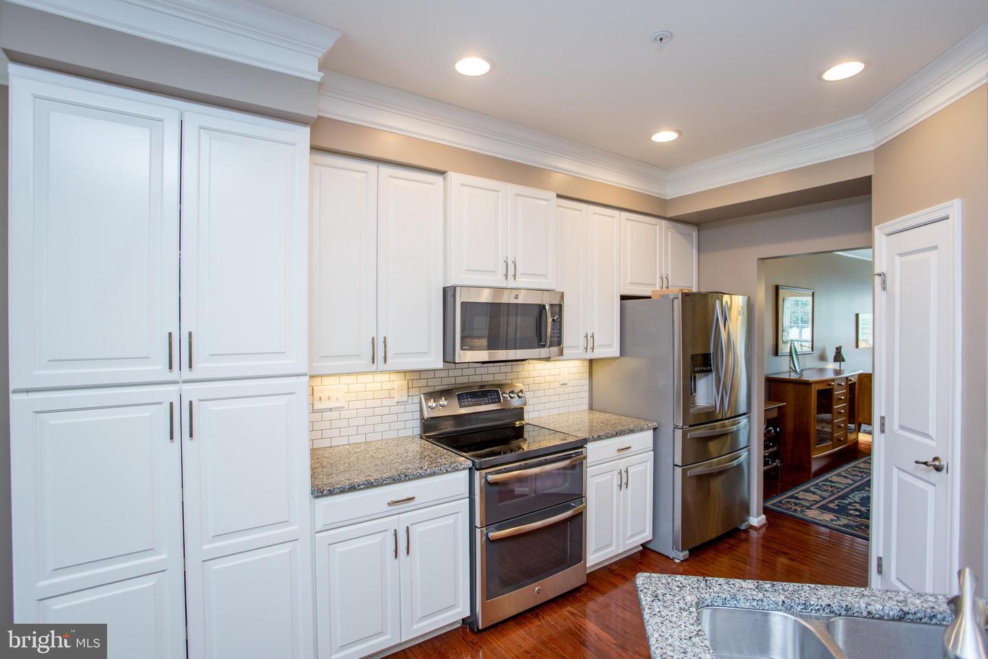 Photo 7 of 33 of 48 Hawkswell Cir townhome