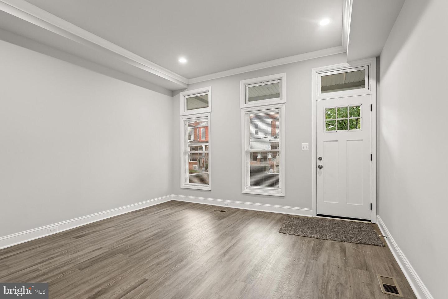 Photo 4 of 32 of 1632 Ruxton Ave townhome