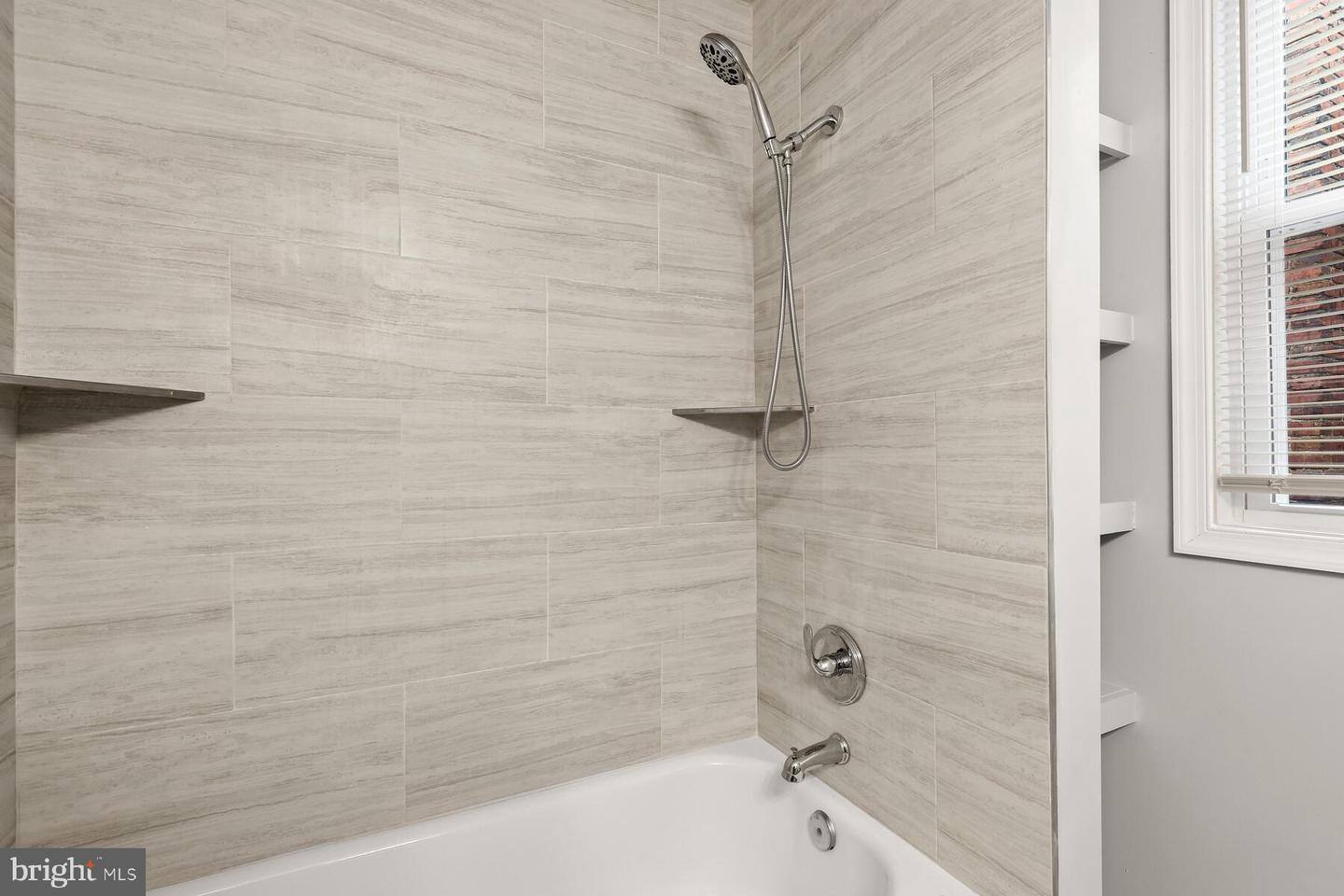 Photo 21 of 32 of 1632 Ruxton Ave townhome