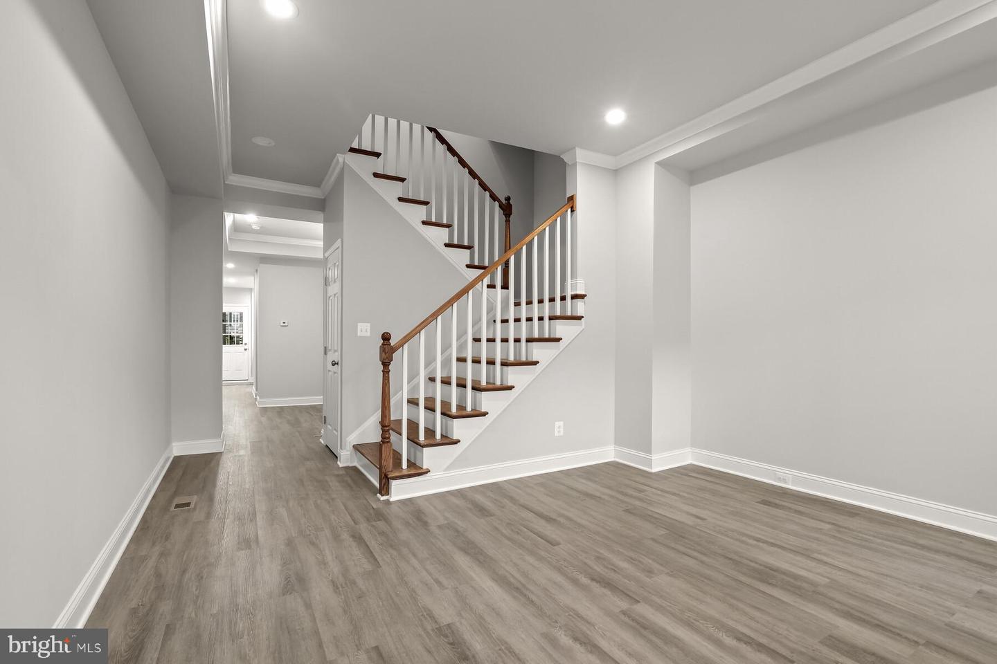 Photo 5 of 32 of 1632 Ruxton Ave townhome