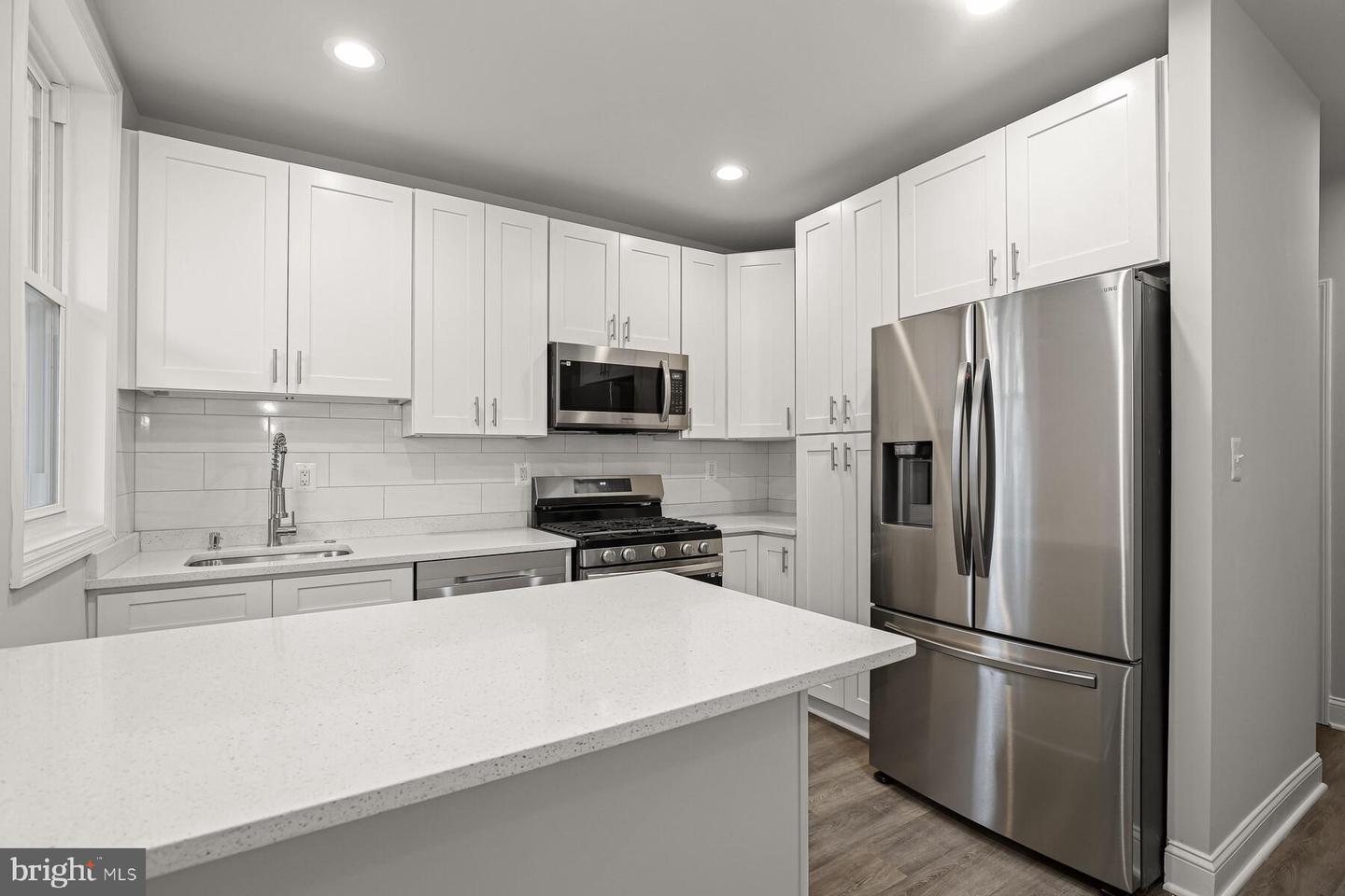 Photo 9 of 32 of 1632 Ruxton Ave townhome