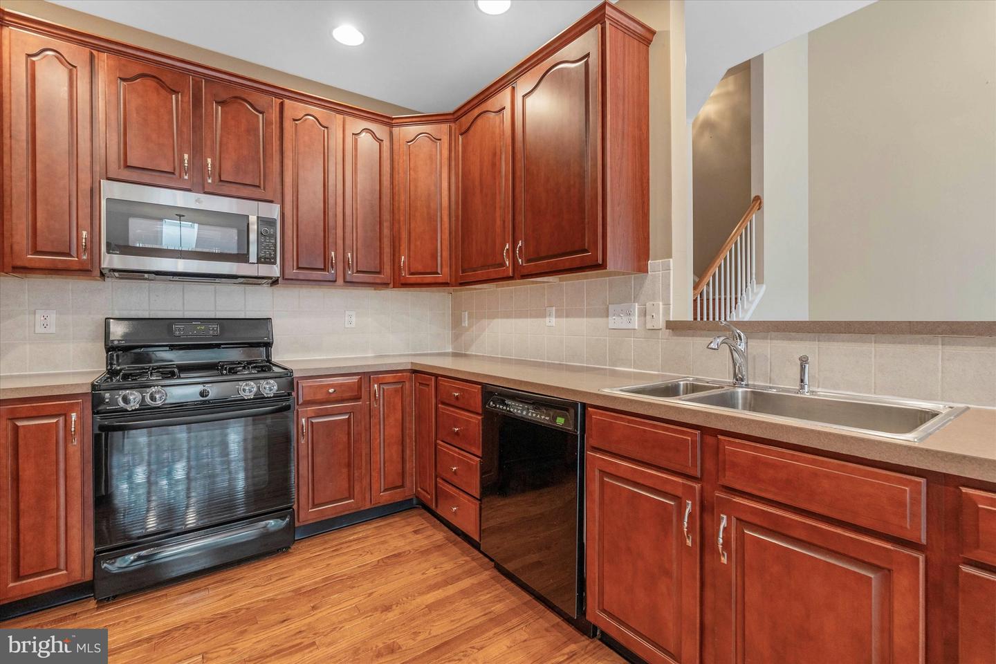 Photo 19 of 50 of 219 Birchwood Dr townhome