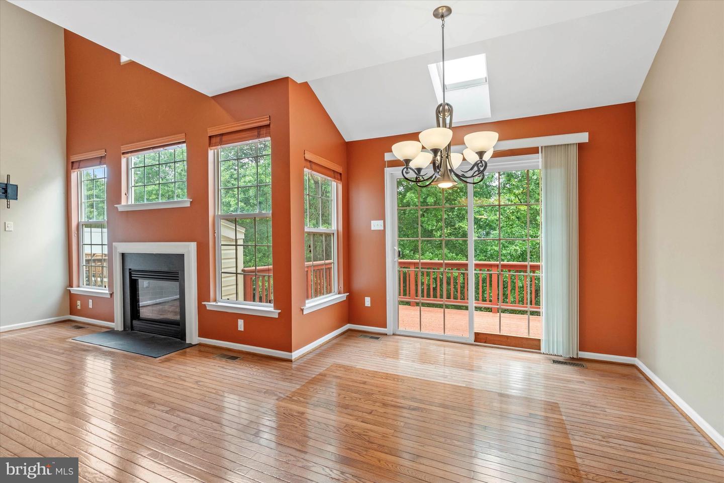 Photo 12 of 50 of 219 Birchwood Dr townhome