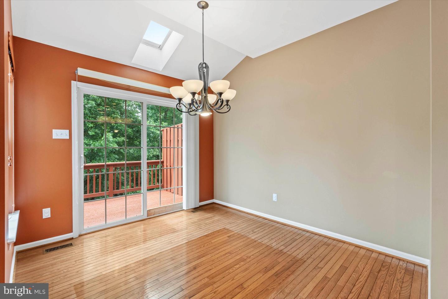 Photo 13 of 50 of 219 Birchwood Dr townhome