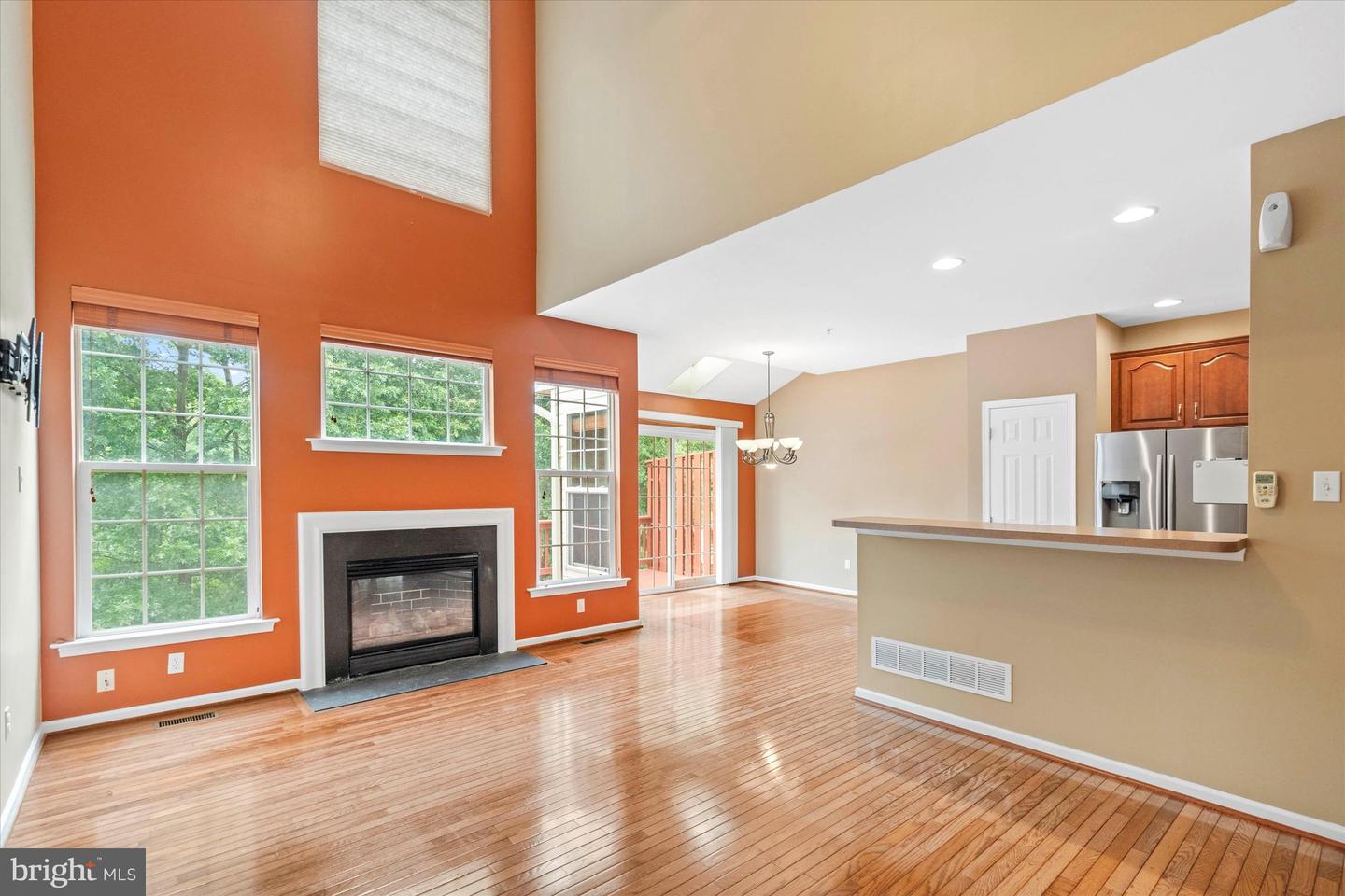 Photo 8 of 50 of 219 Birchwood Dr townhome