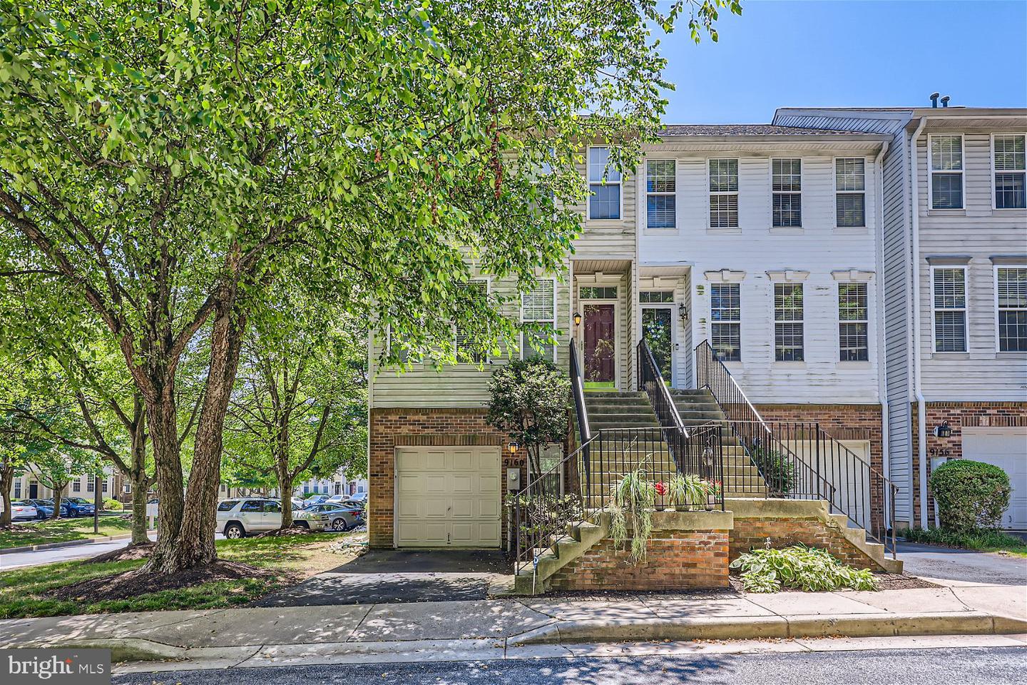 Photo 2 of 14 of 9160 Carriage House Ln #32 townhome