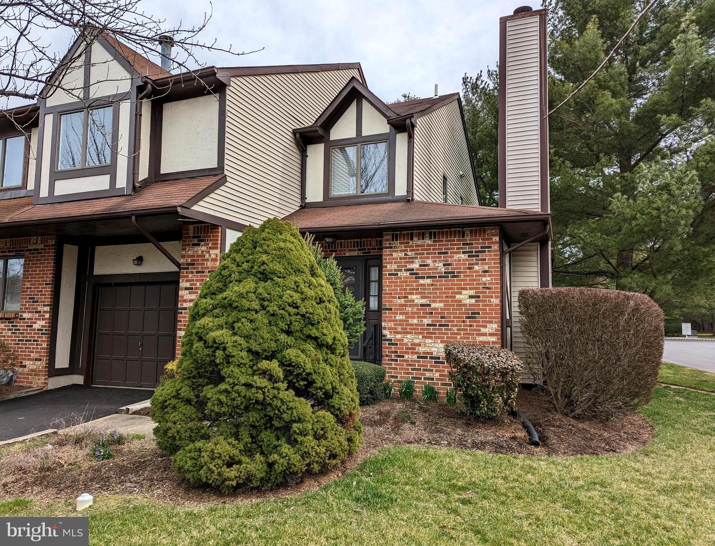 Photo 1 of 26 of 1 Aragon Ct townhome
