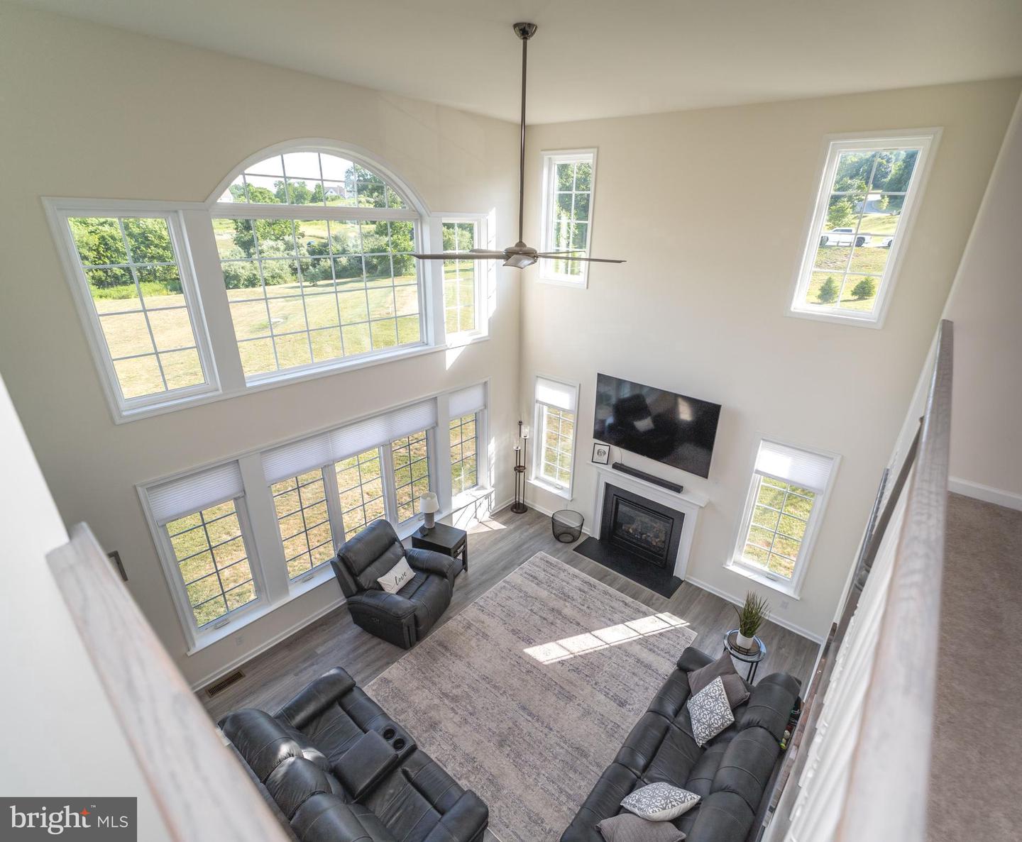 Photo 5 of 50 of 7300 Mount Vernon Dr house
