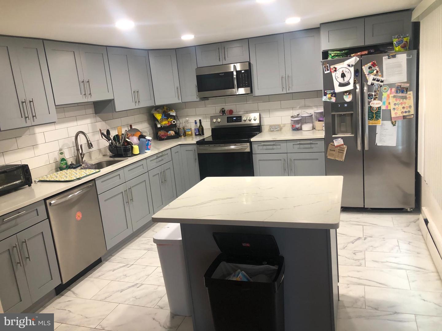 Photo 5 of 22 of 30 2nd Street house
