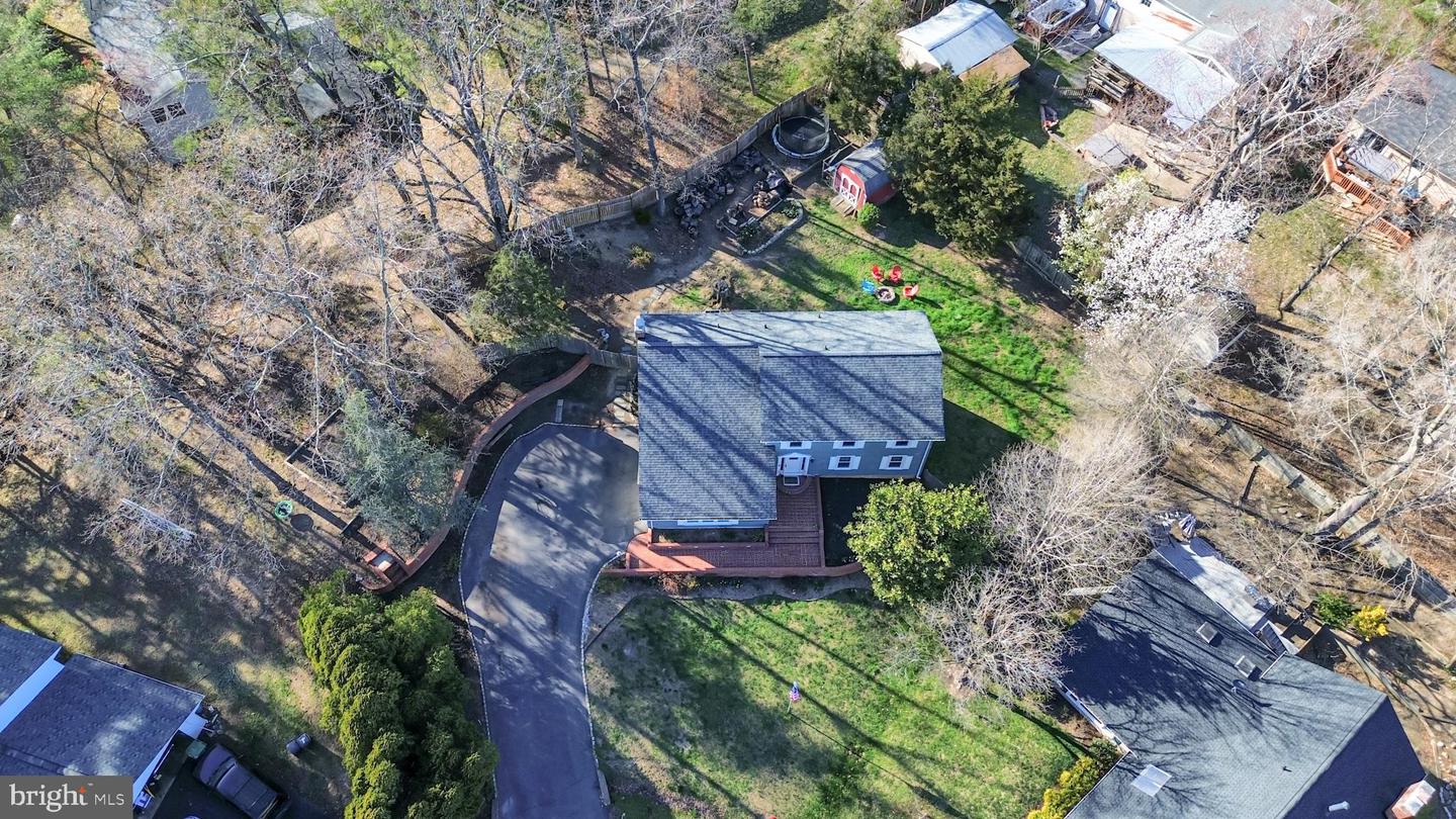 5 Pond Cir