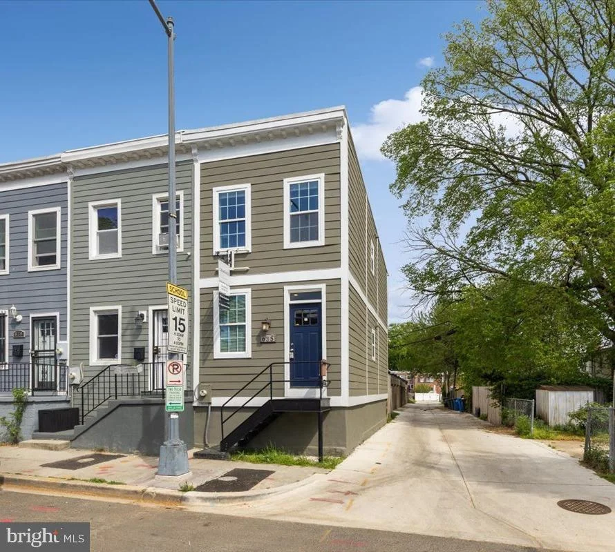 635 20th Street NE