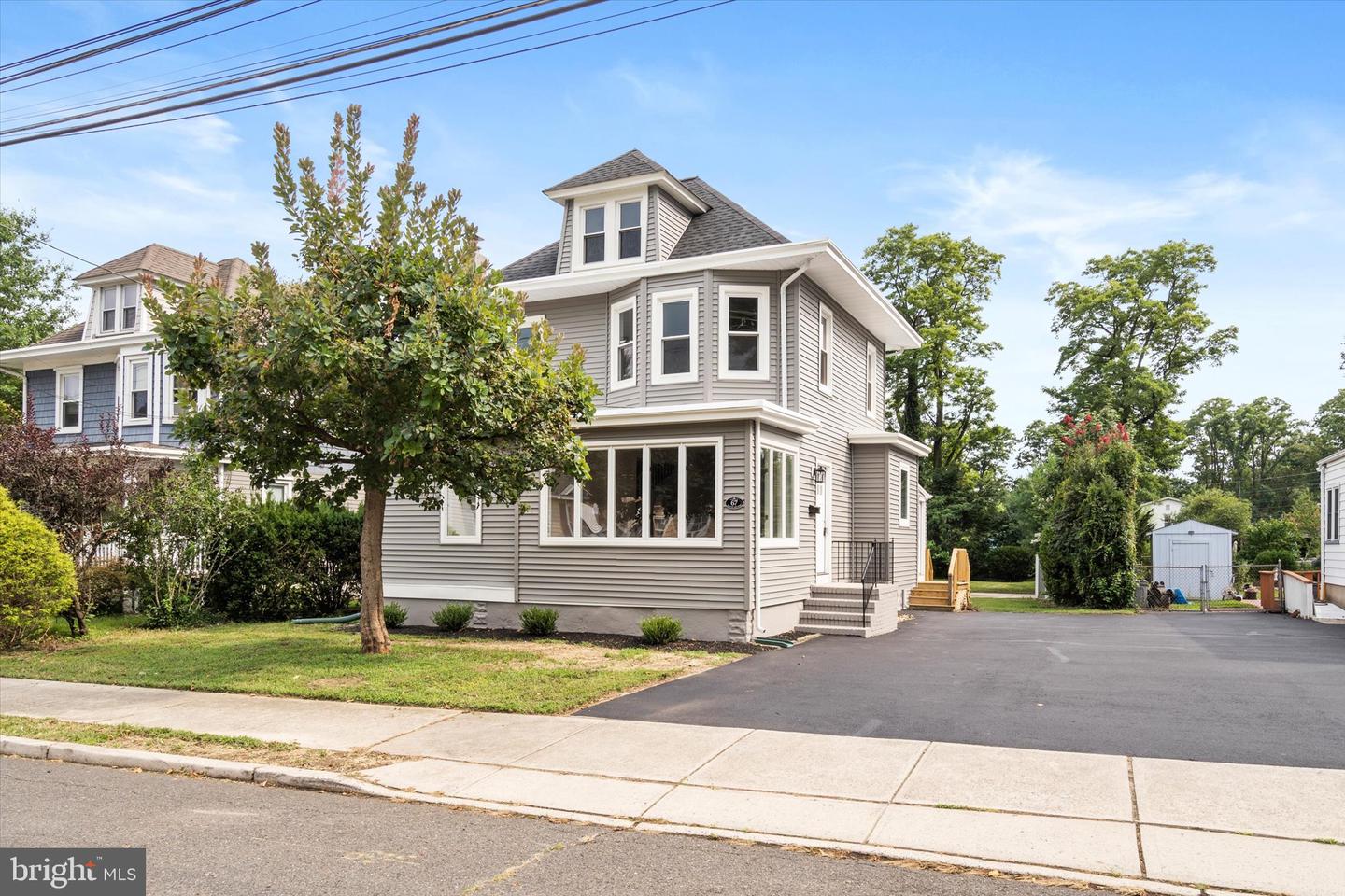 View Hamilton, NJ 08610 house