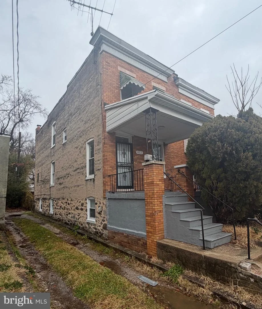 412 E Cold Spring Lane