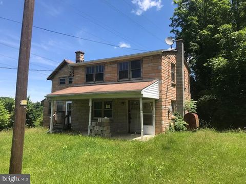 Single Family Residence in Denver PA 1518 Dry Tavern ROAD.jpg