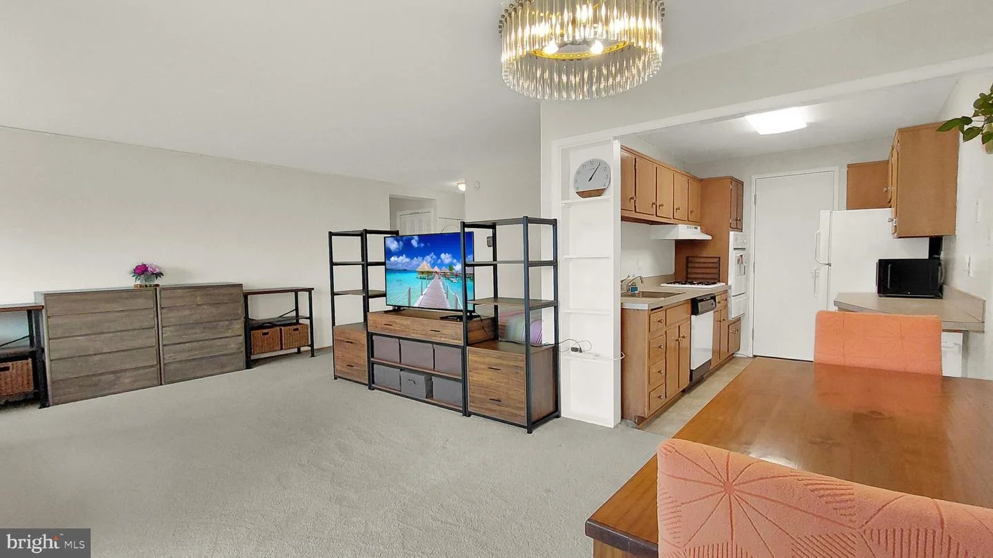 10201 Grosvenor Place Unit 1412