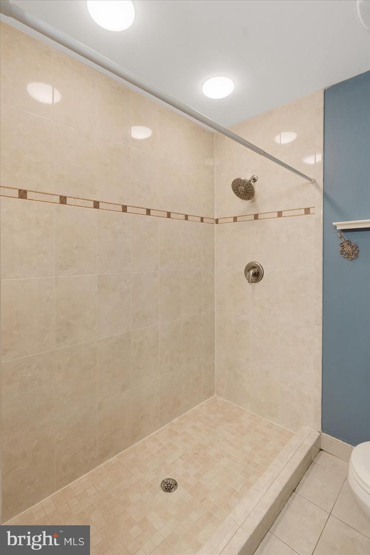 Photo 22 of 33 of 115 E Cross St townhome