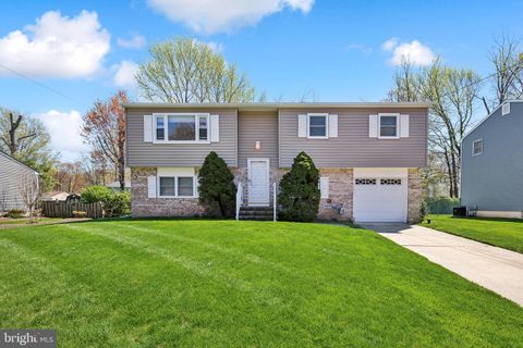 Single Family Residence in Ewing NJ 399 Green LANE.jpg