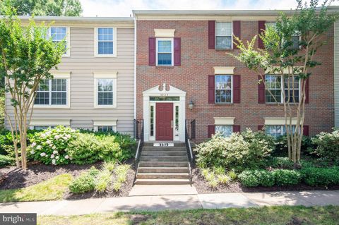 Condominium in Fairfax VA 3803 Green Ridge COURT.jpg