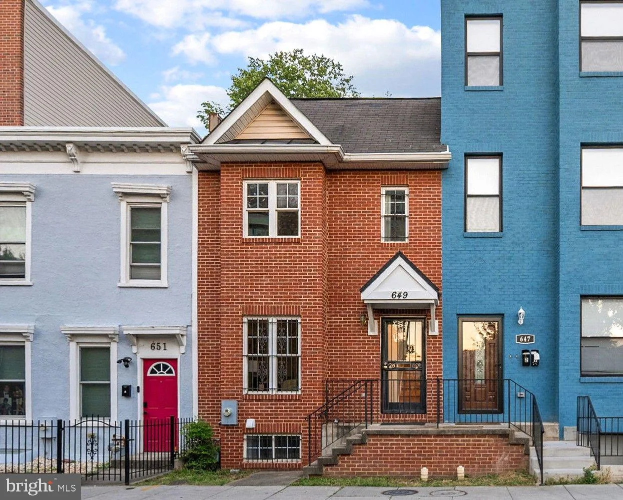 649 16th Street NE
