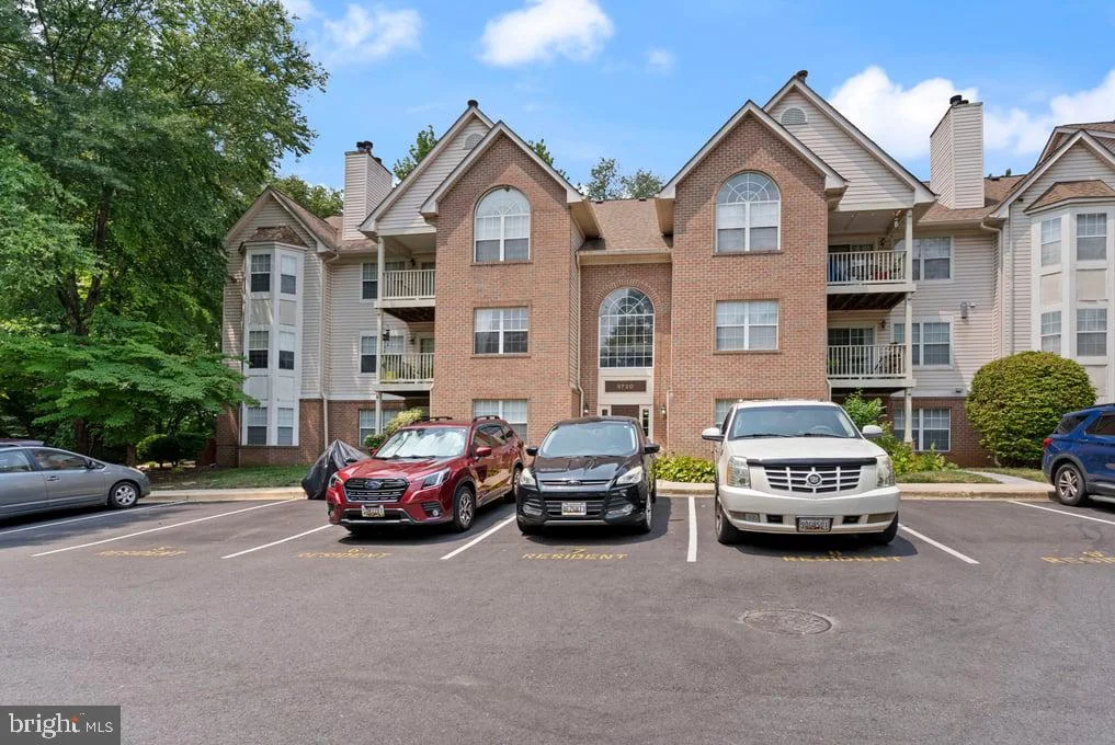 9720 Lake Pointe Court Unit 204
