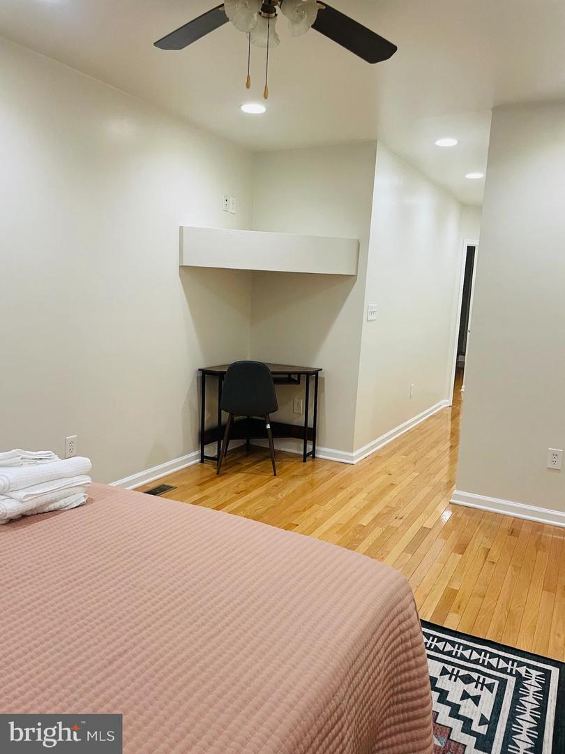 Photo 23 of 34 of 306 S Poppleton St townhome