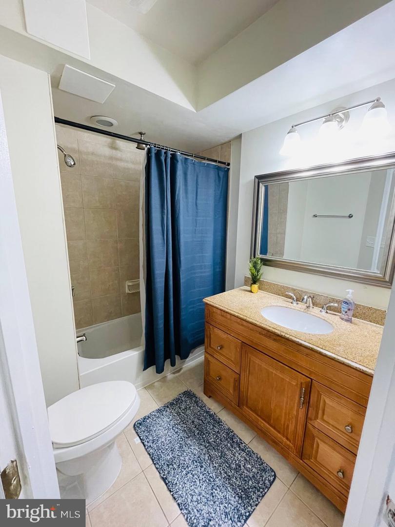 Photo 25 of 34 of 306 S Poppleton St townhome