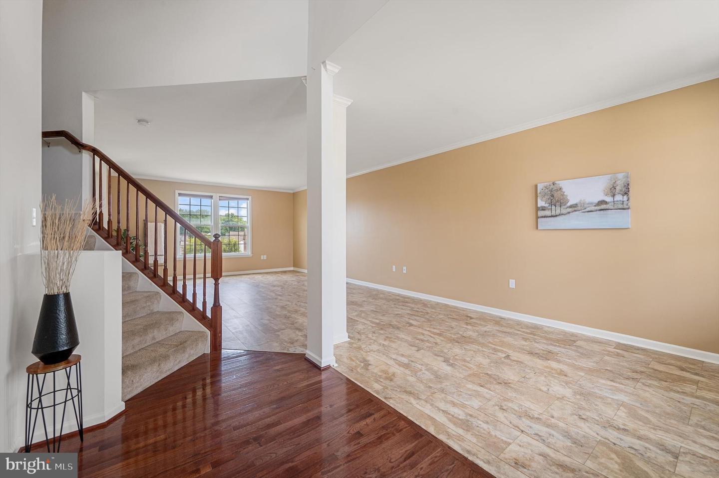 Photo 6 of 44 of 353 Fontana Cir house