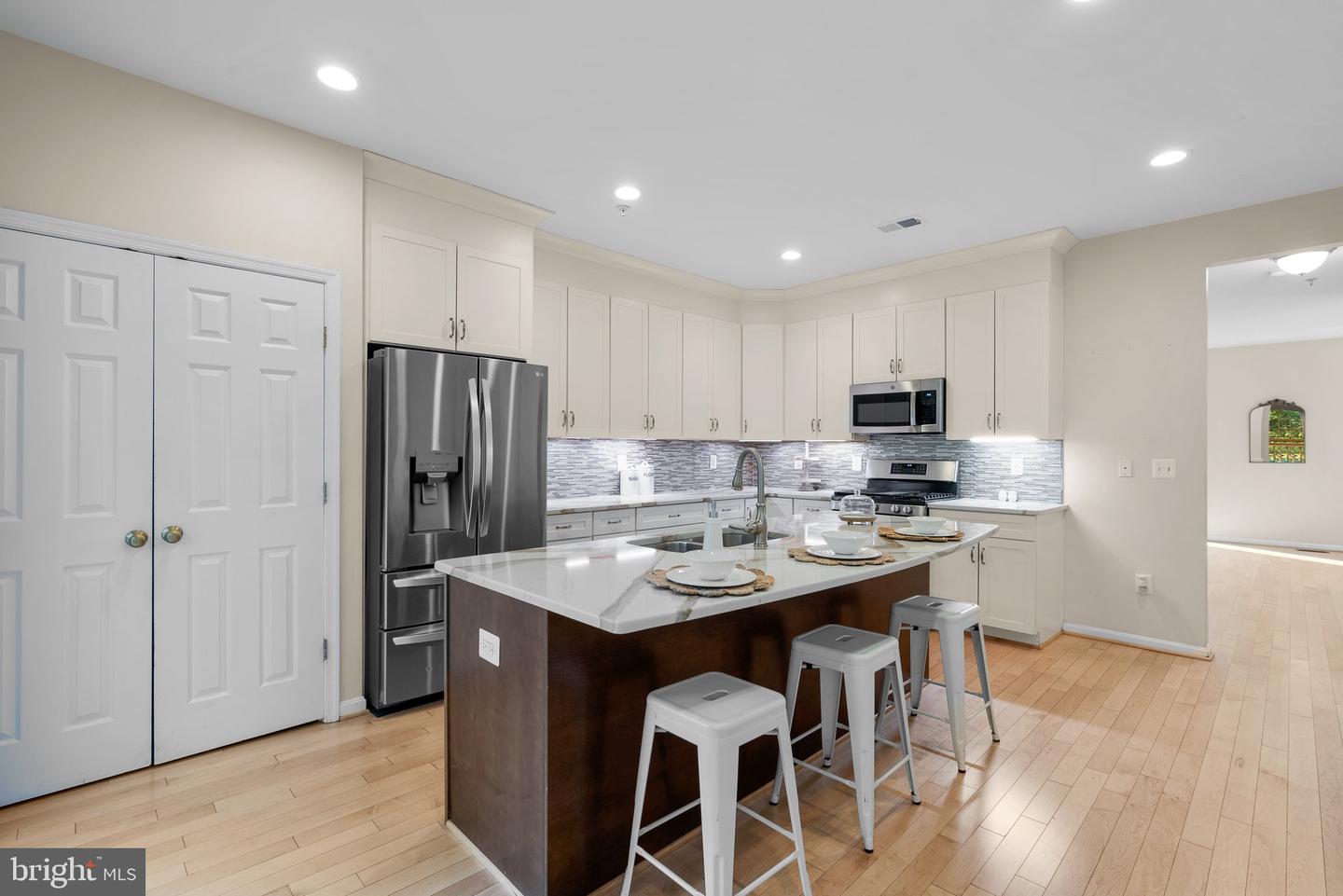 Photo 5 of 34 of 2420 Astrid Ct townhome