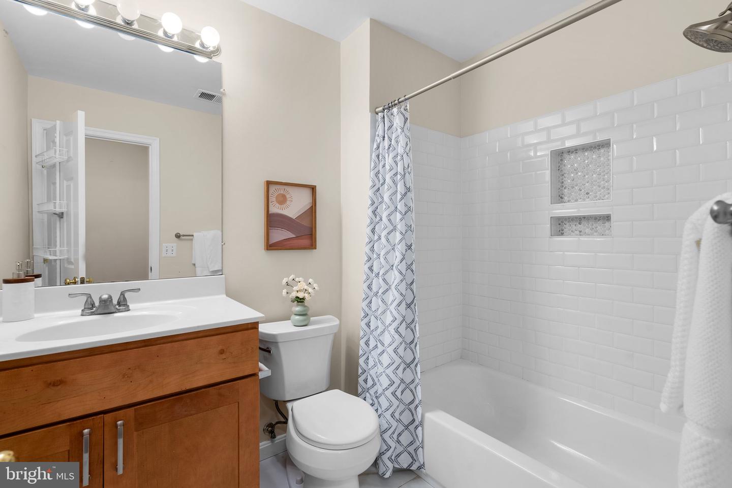 Photo 21 of 34 of 2420 Astrid Ct townhome