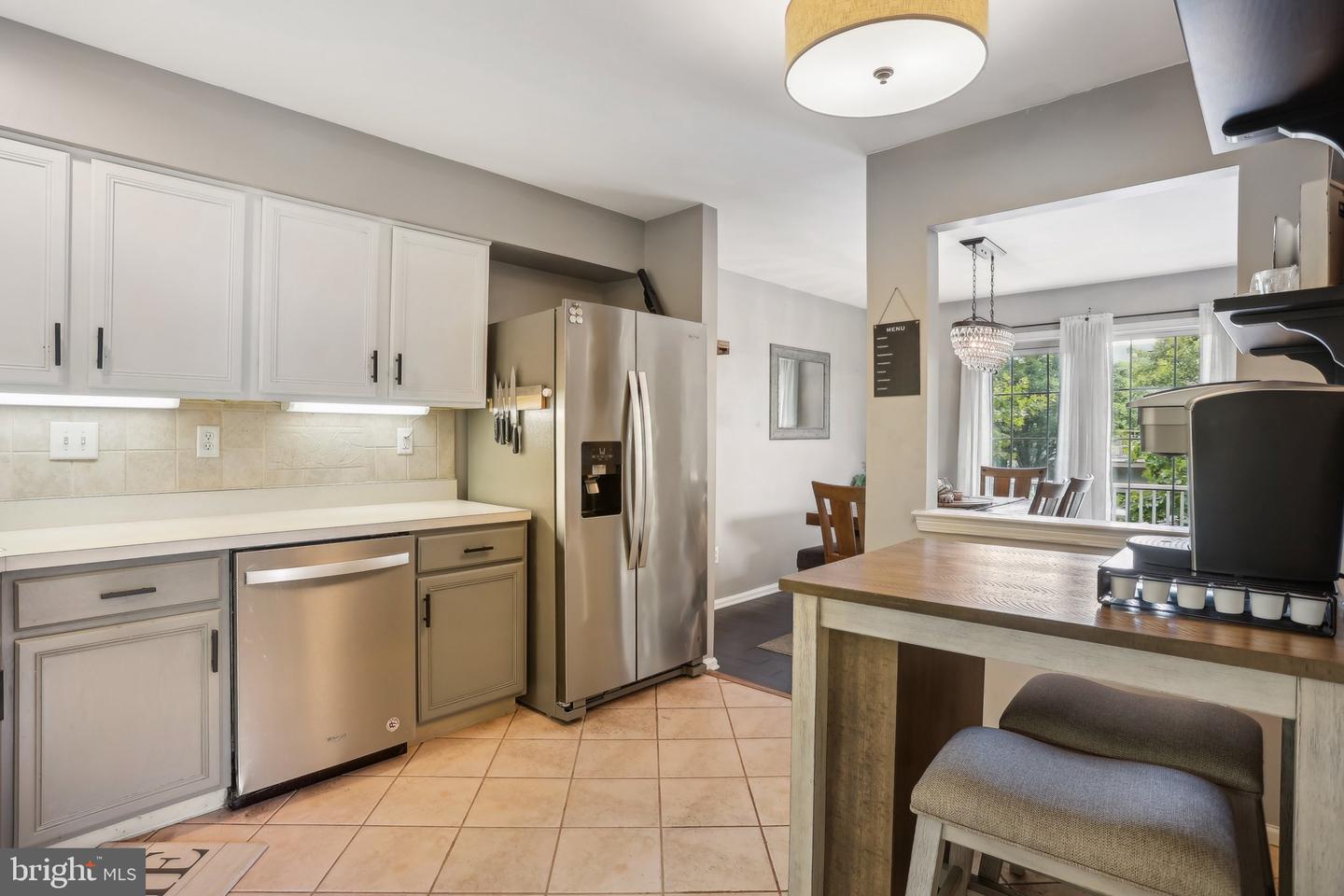 Photo 18 of 47 of 484 Stoneglen St townhome