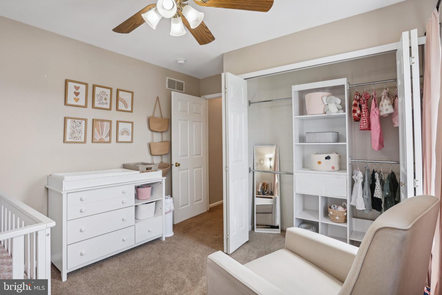 Photo 33 of 47 of 484 Stoneglen St townhome