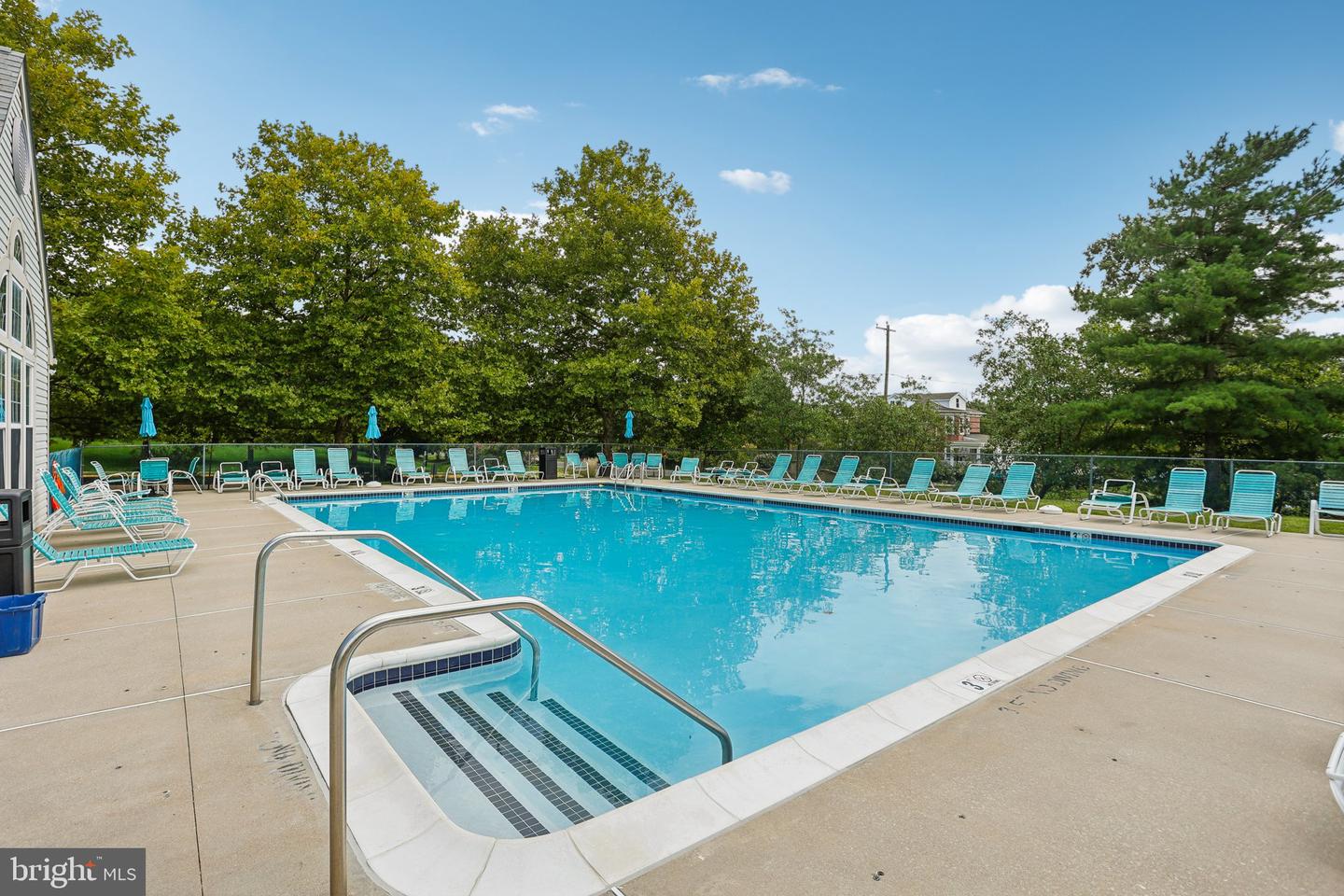 Photo 41 of 47 of 484 Stoneglen St townhome