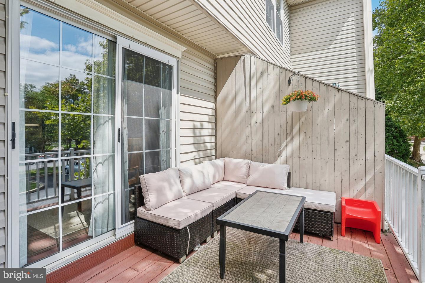 Photo 37 of 47 of 484 Stoneglen St townhome