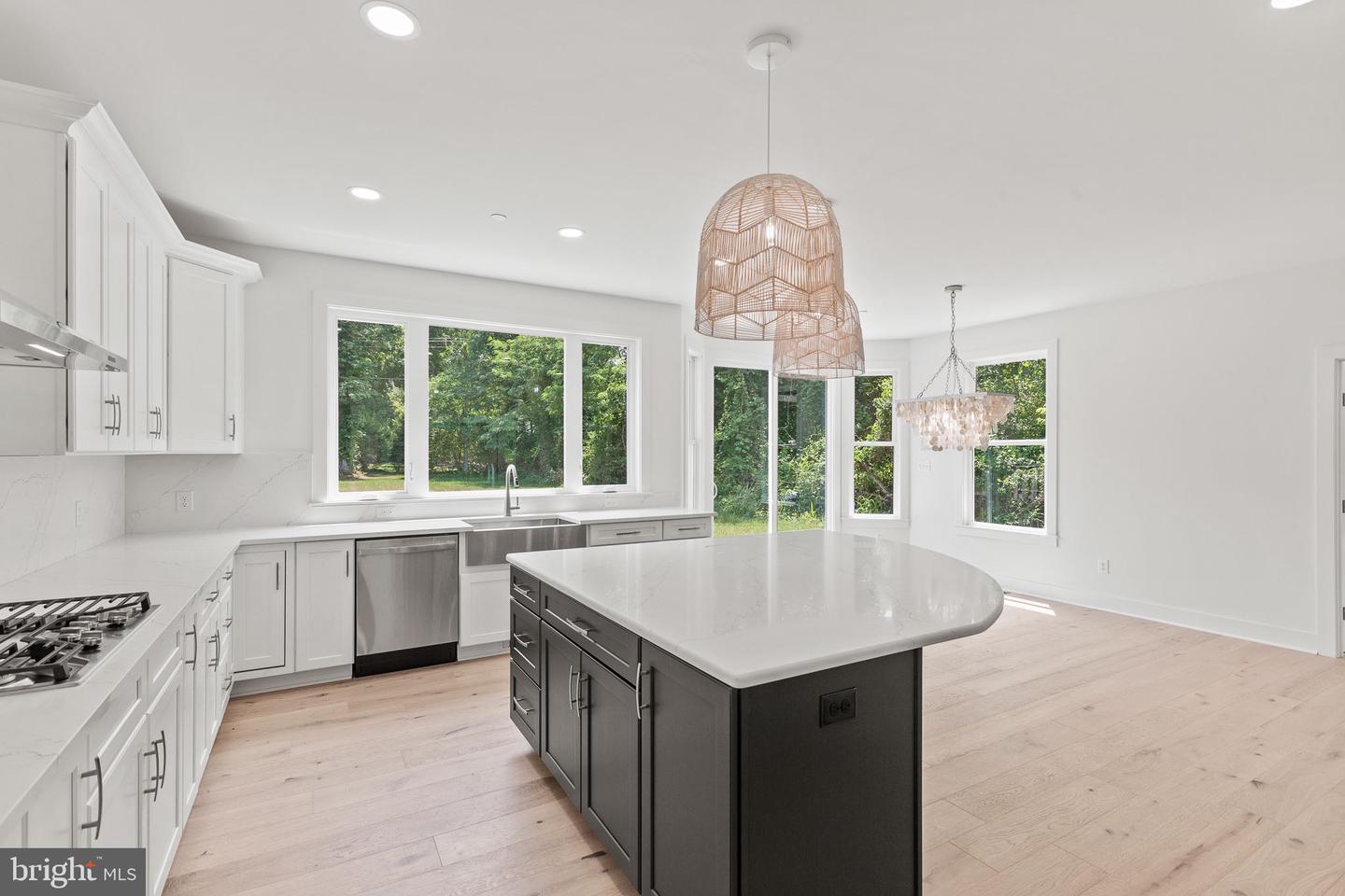 Photo 19 of 50 of 13364 Rousby Hall Rd house