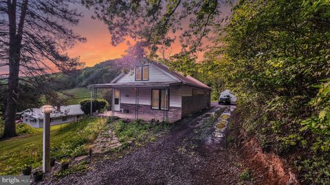 Single Family Residence in Cumberland MD 11407 Old Mount Pleasant ROAD.jpg