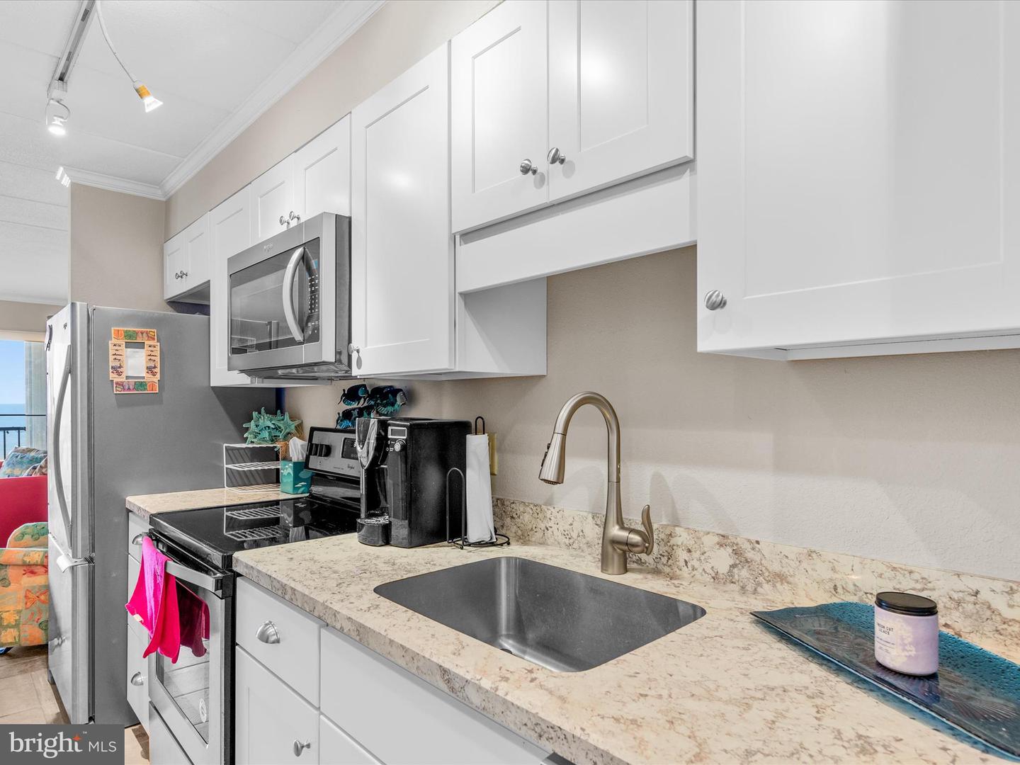 Photo 8 of 28 of 7001 Atlantic Ave #E2060b condo