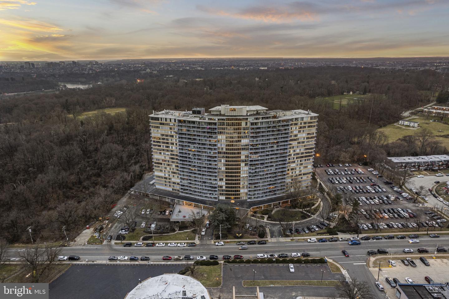 View Philadelphia, PA 19131 condo