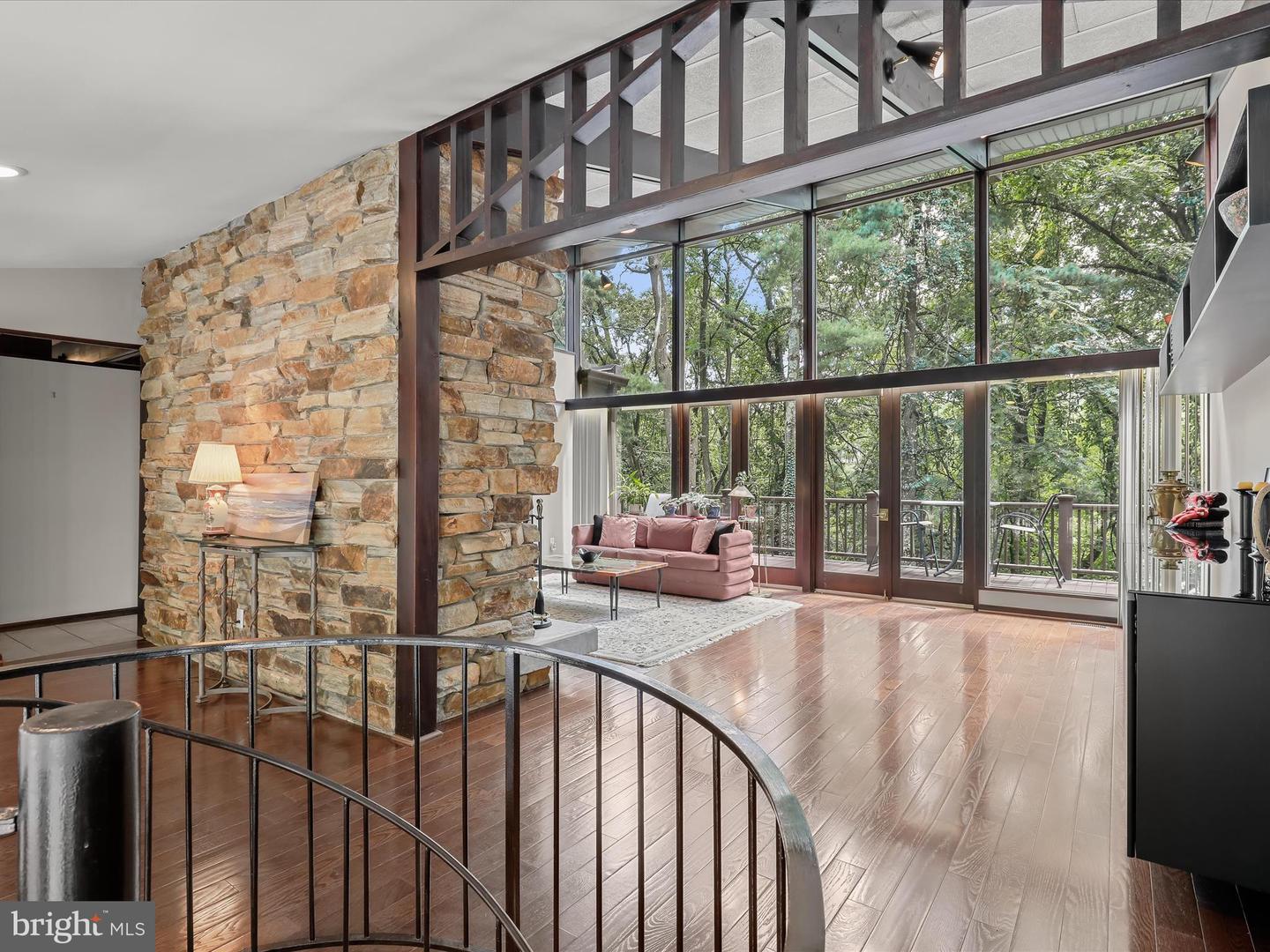 Photo 8 of 76 of 19 Branchwood Ct house