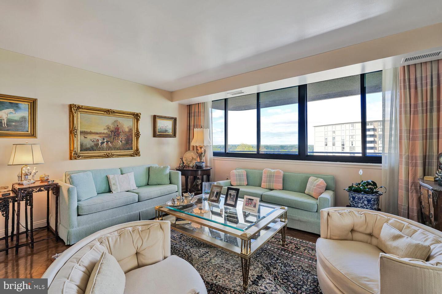 4550 N Park Ave #910