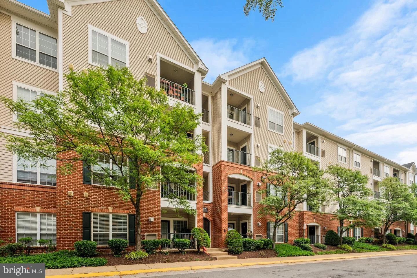 4854 Eisenhower Avenue Unit 157