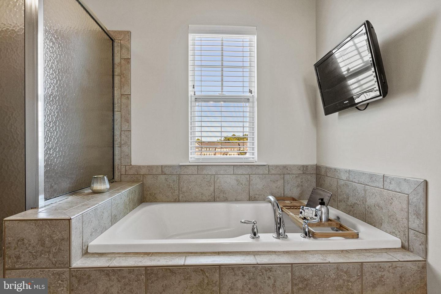 Photo 17 of 29 of 23257 Lindsay Dr townhome