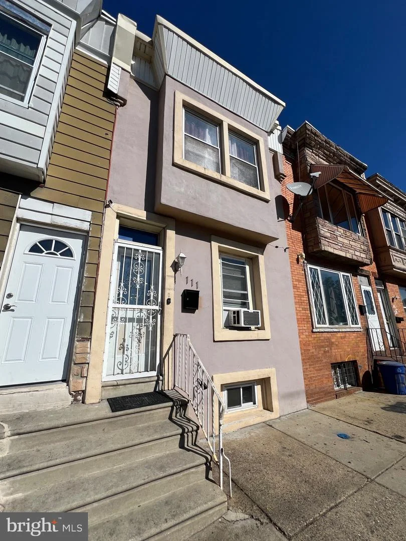 111 E Lippincott Street