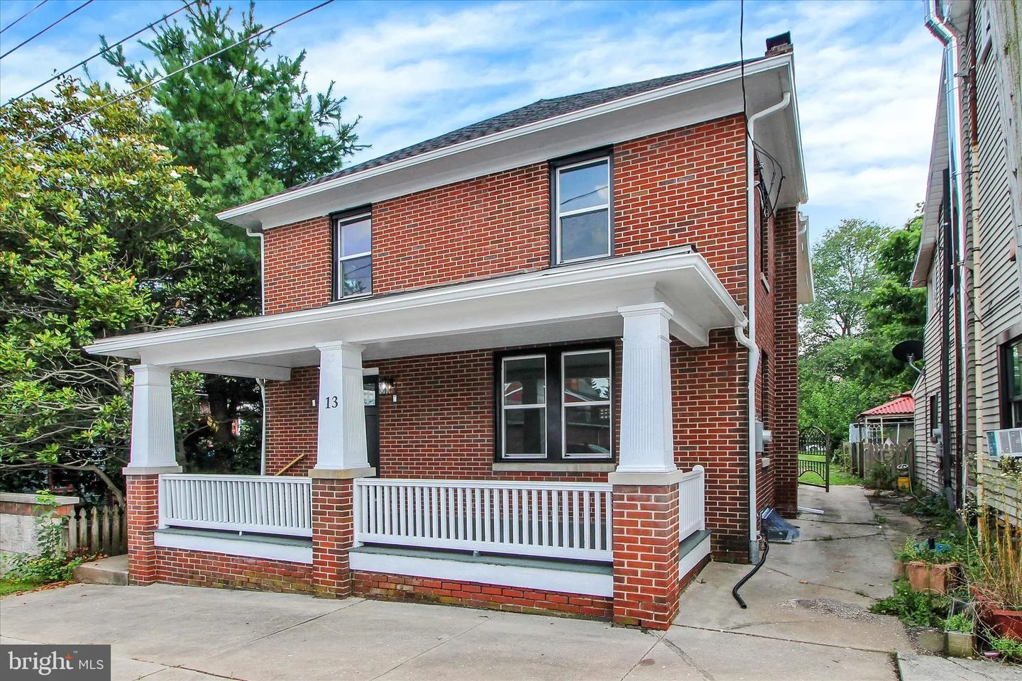 13 E King Street